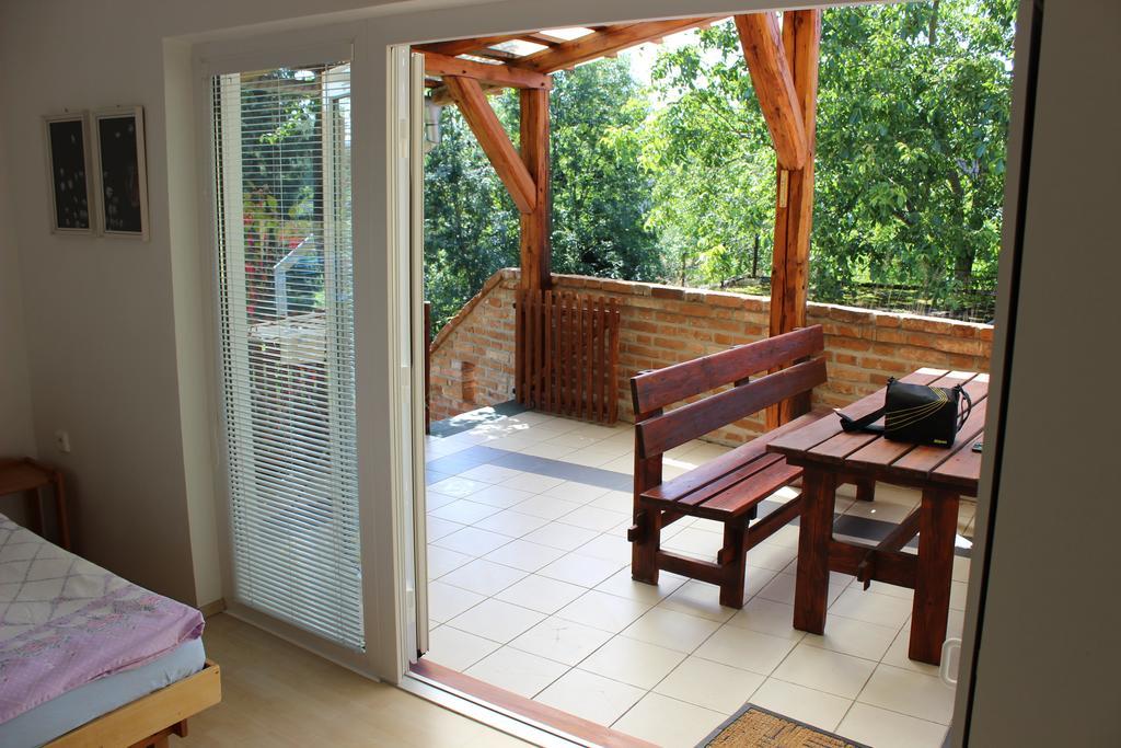 Ferienwohnung Penzion Gomelská Horní Stropnice Exterior foto